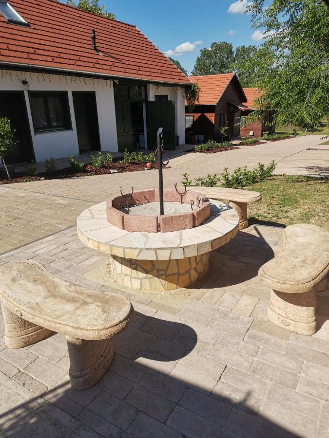 Novak Porta Vendeghaz-Tab, Zala Daire Dış mekan fotoğraf